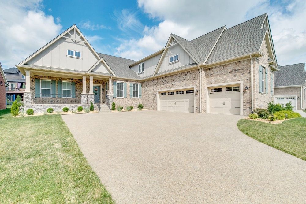 Suburban neighborhoods near Nashville, Tennessee showcasing family-friendly communities