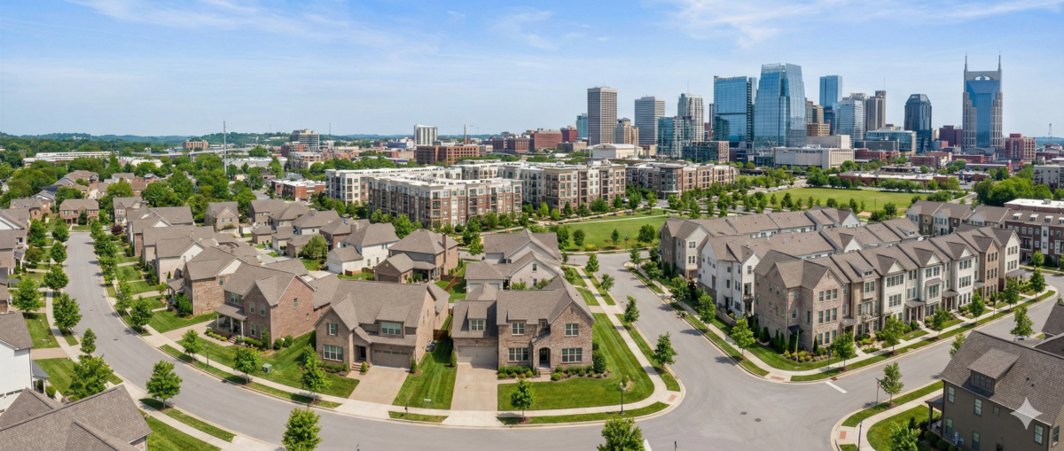 Best neighborhoods for relocating to Nashville Tennessee with residential communities and skyline